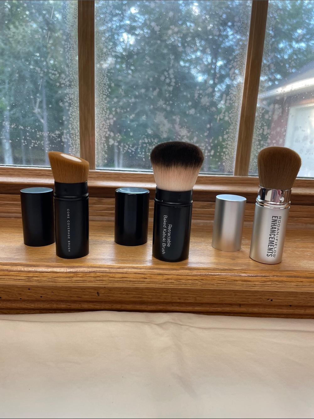 Multiples Retractable Makeup Brushes - NWOT